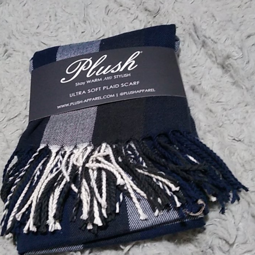 Plush scarf